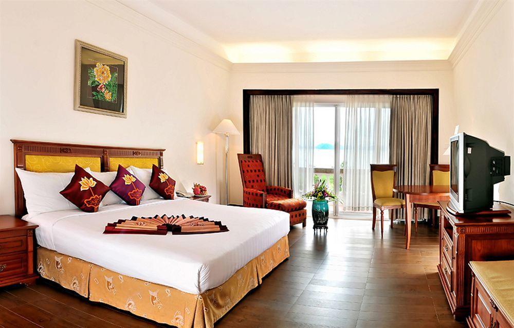 Royal Halong