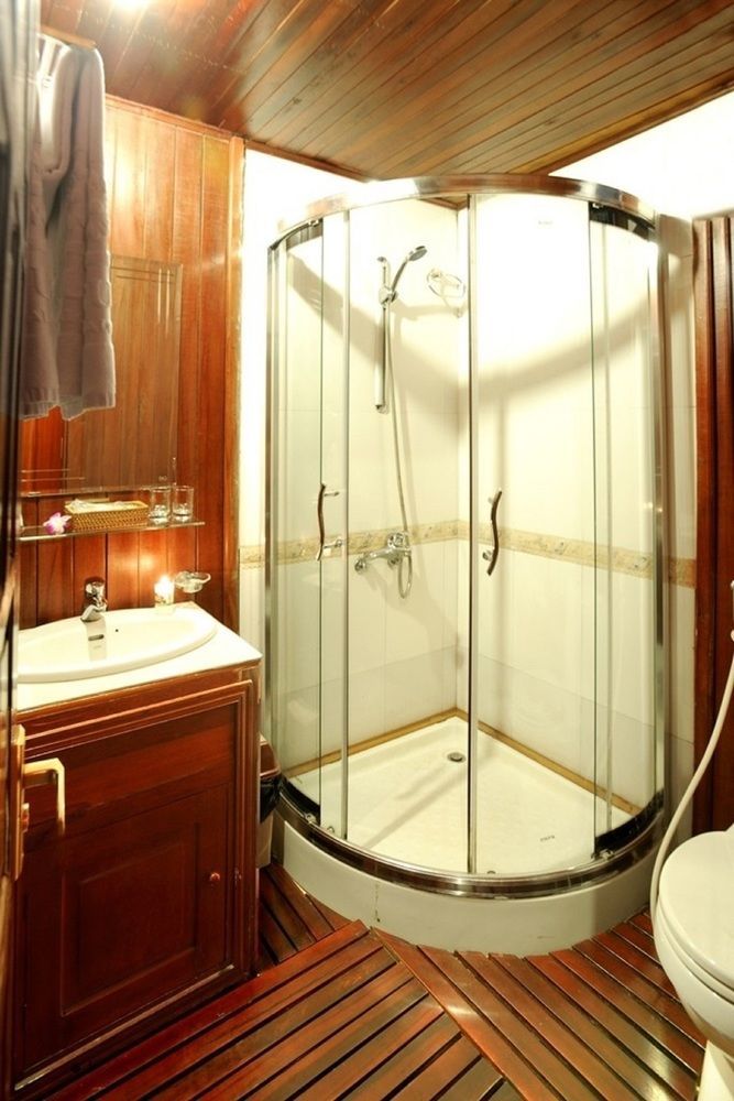  Halong Lavender Cruises