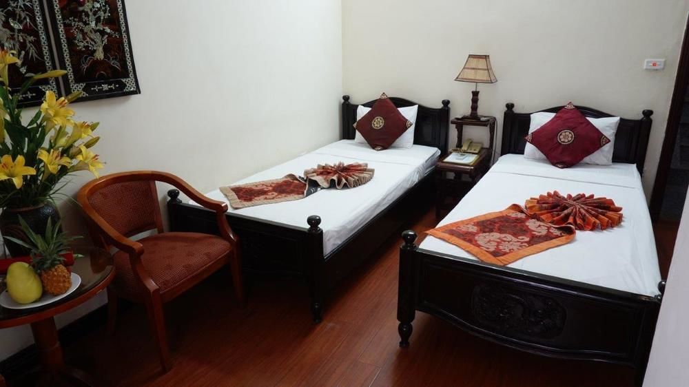 Hanoi Golden Moon Guest House 2*