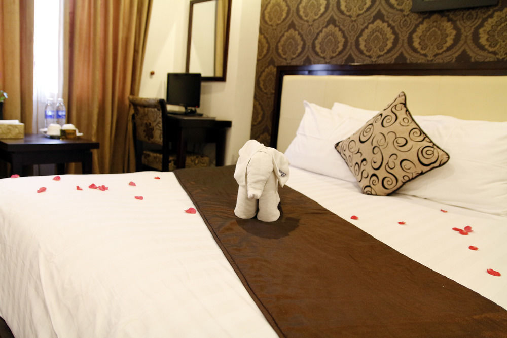 Serene Premier Khách sạn 3*