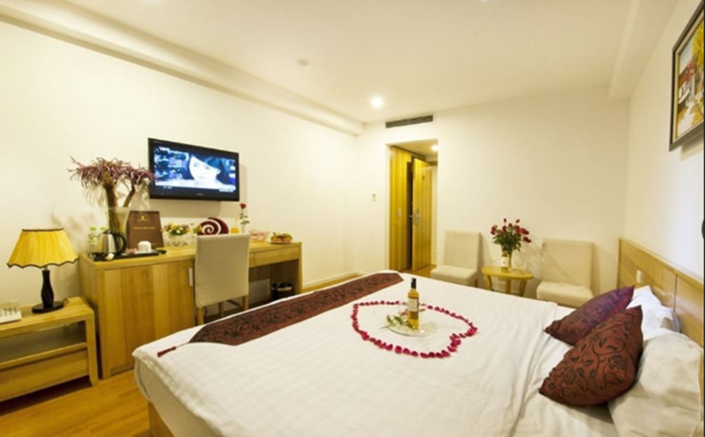 Romance Hotel