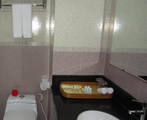 Hung Long Harbour Cat Ba Hotel 3*