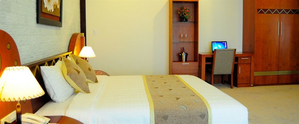 Camela & Hotel 4*