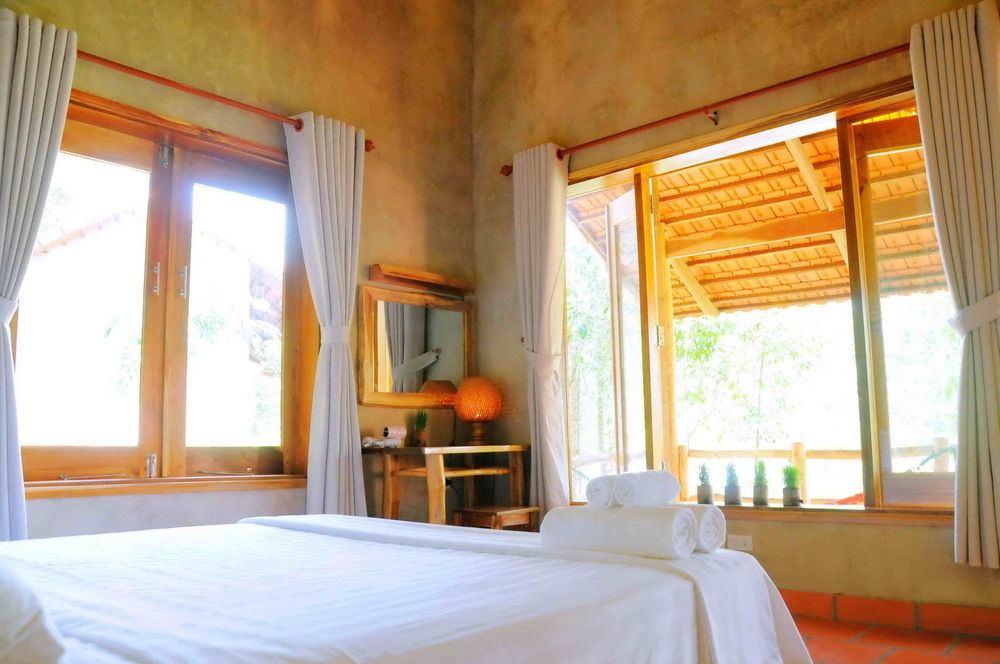 Valley Village Phu Quoc Resort 3*
