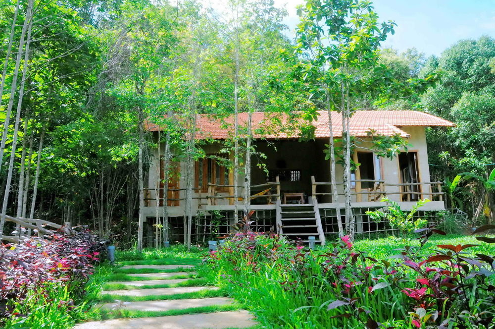 Valley Village Phu Quoc Resort 3*
