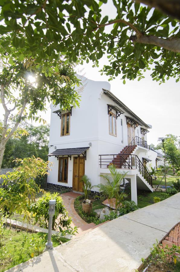 White Lotus Resort 3*
