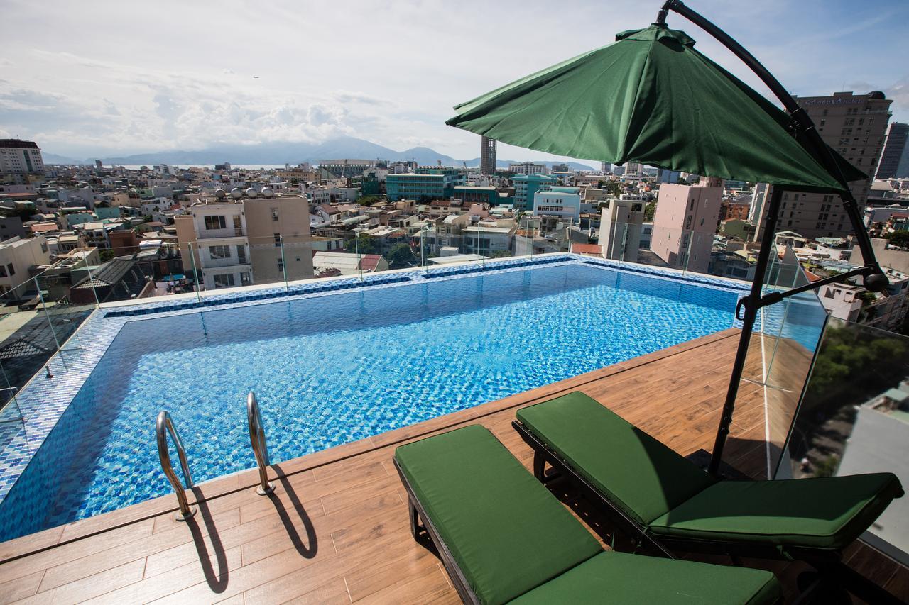 Hotel &