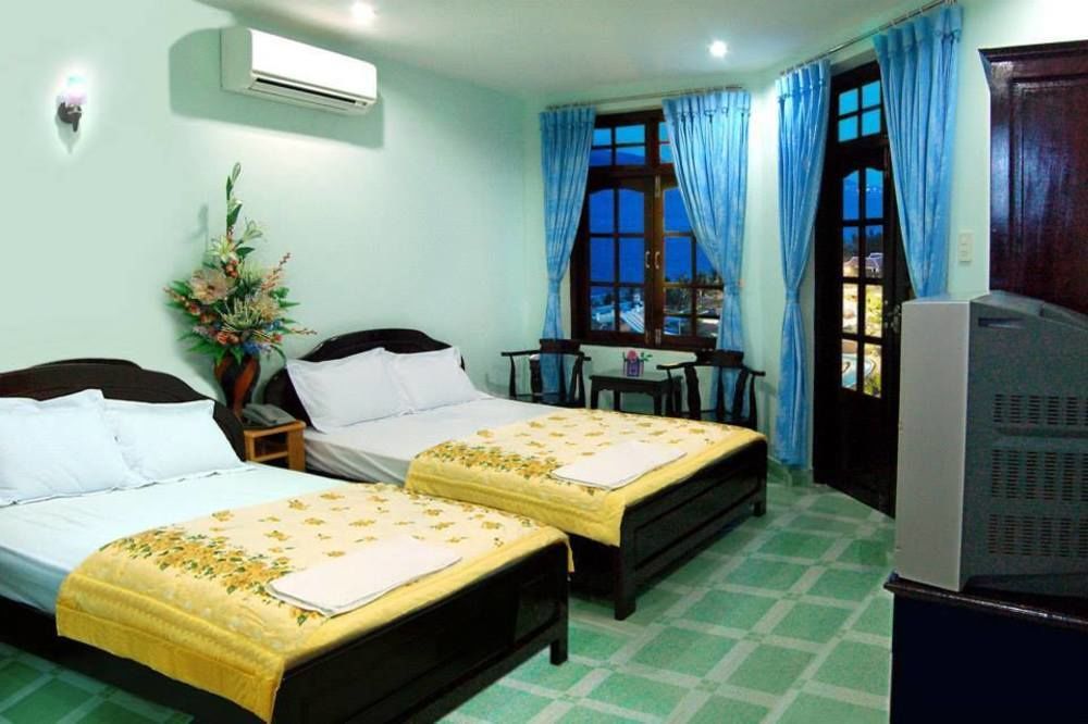 Begonia Hotel