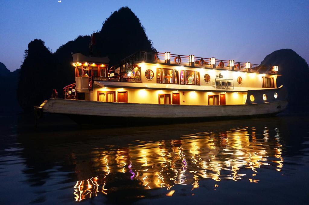 Oriental Sails Cruise
