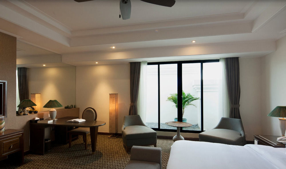 Hidden Charm & Hotel 4*