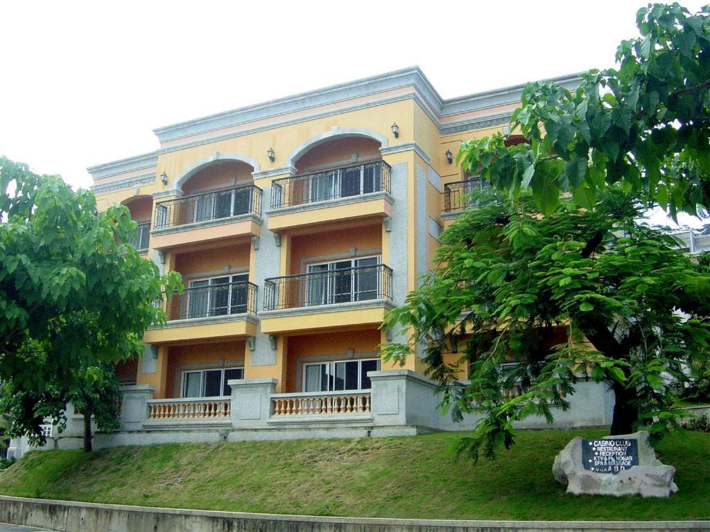 Royal Halong Hotel