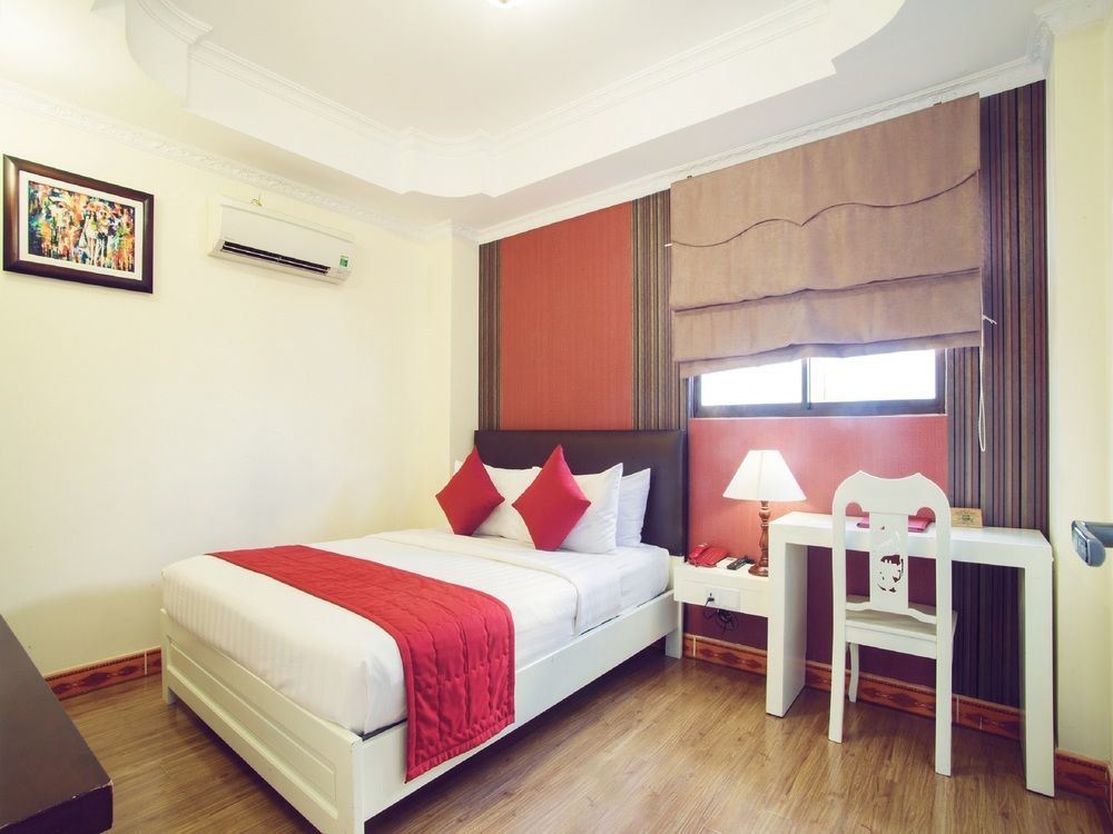 Khách sạn Asian Ruby Center Point & 3*