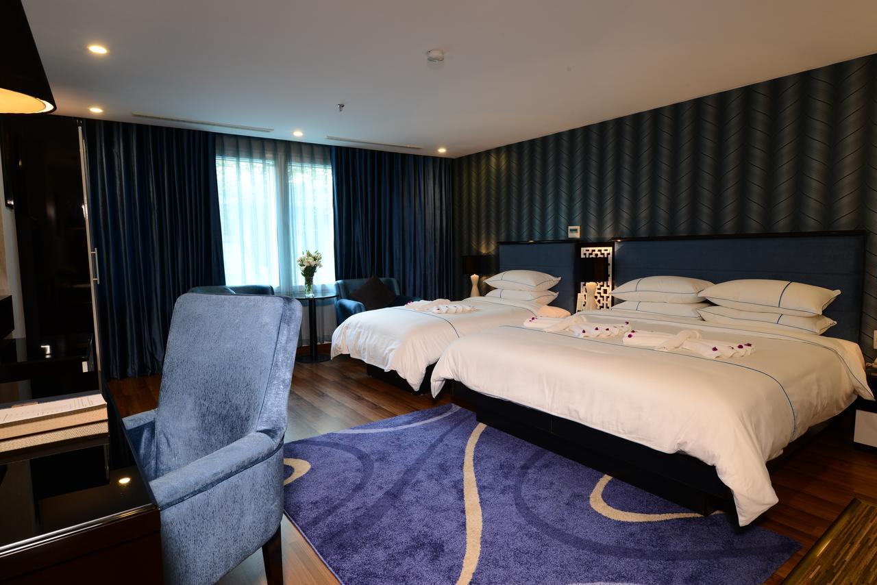 Hotel Emerald Waters &