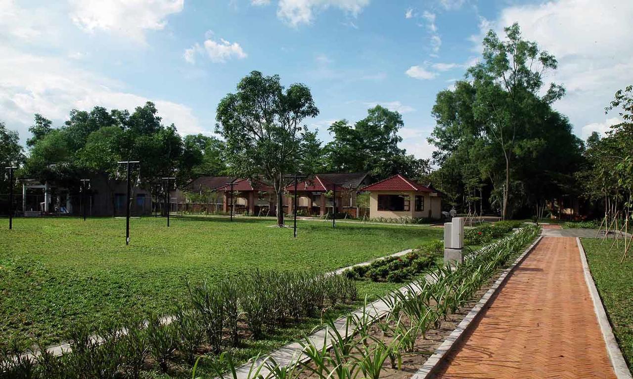 Lotus Phu My Resort Resort 3*