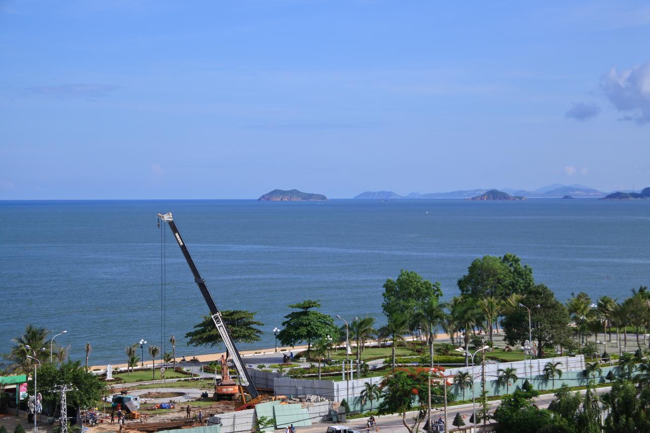 Khang Khang 4 *