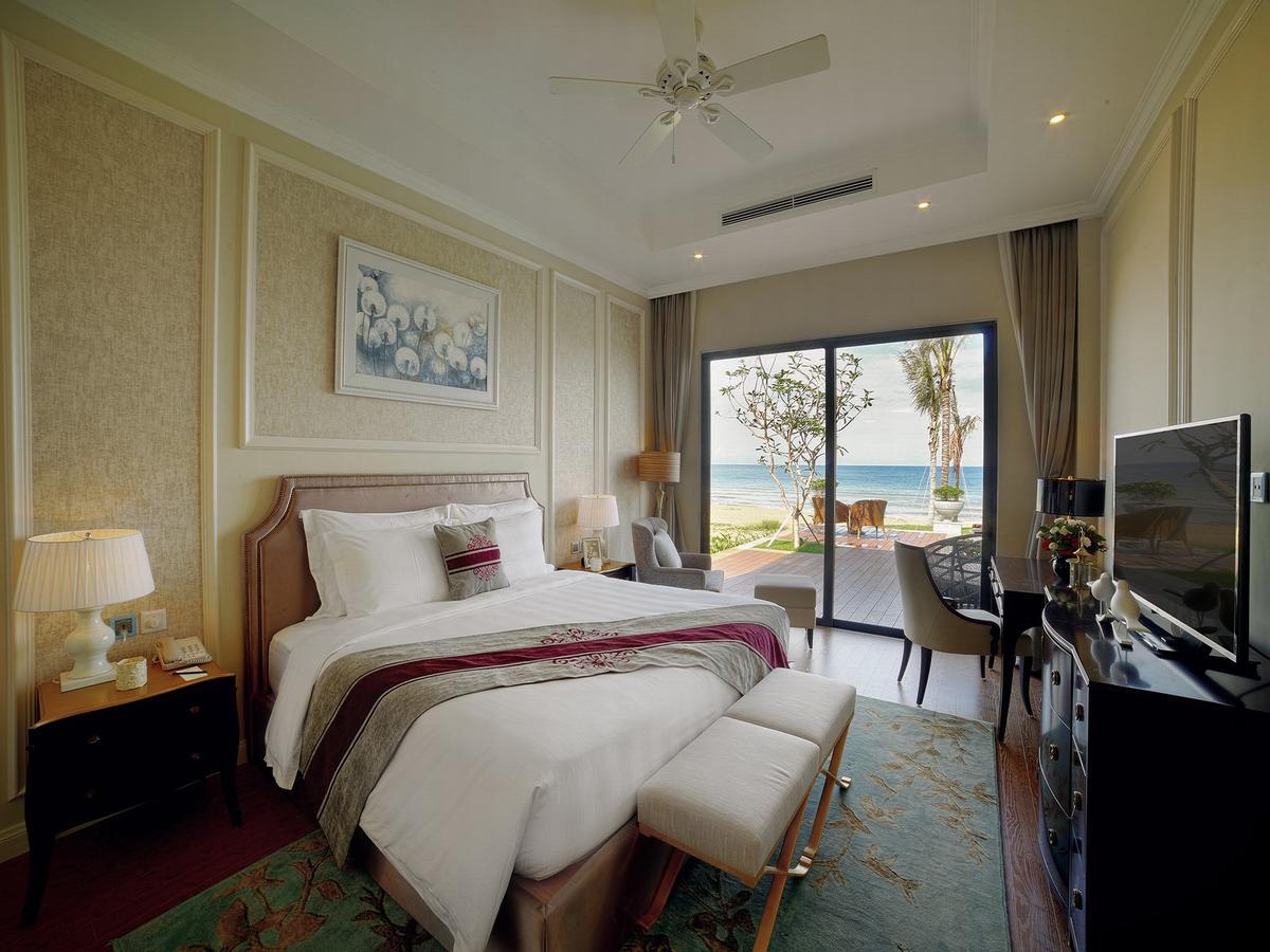 Melia Vinpearl Cua Hoi Beach Resort 5*