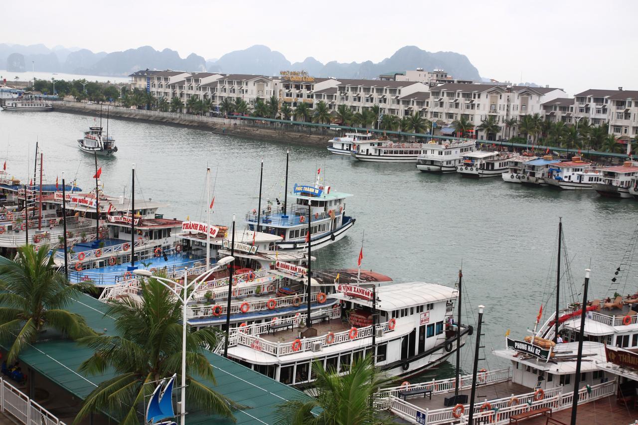 Hotel Golden Gem Tuan Chau 2*