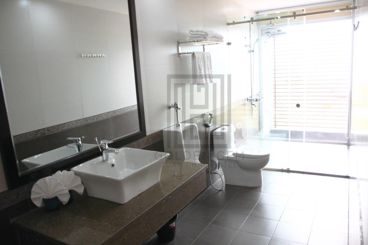 Golden Gem Tuan Chau Hotel 2*