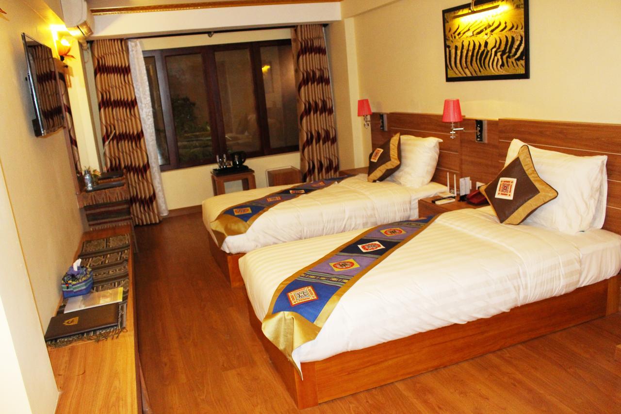 Dragon Hotel