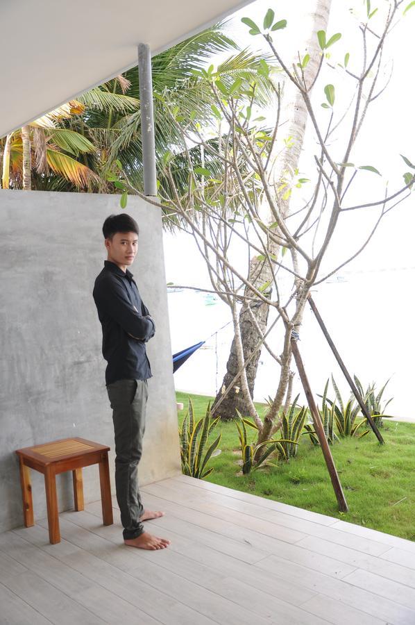 Hs House Island