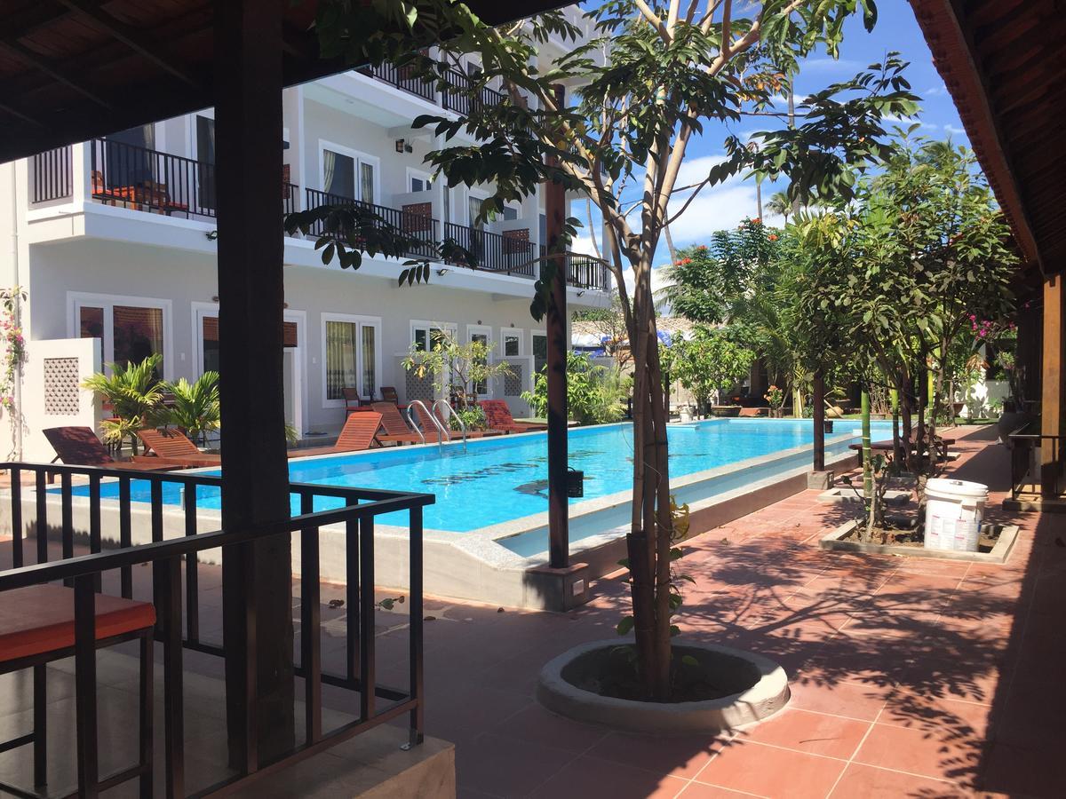 MAY Bungalow Hotel 2*