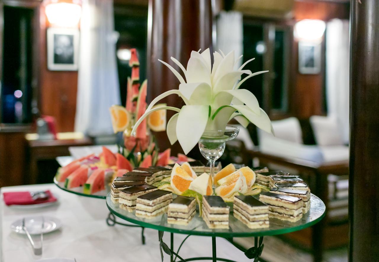 Garden Bay Luxury Cruise  4*