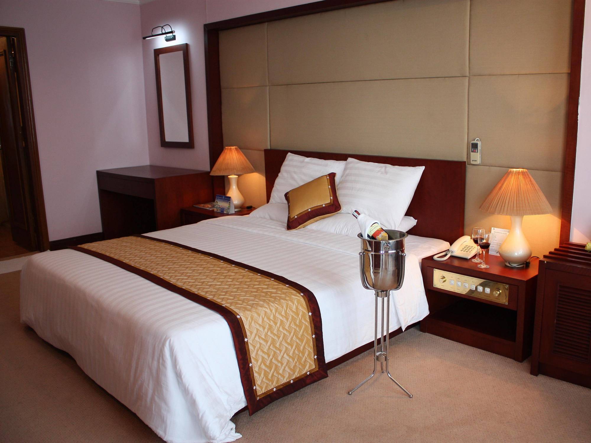 Halong Pearl 4* Hạ Long