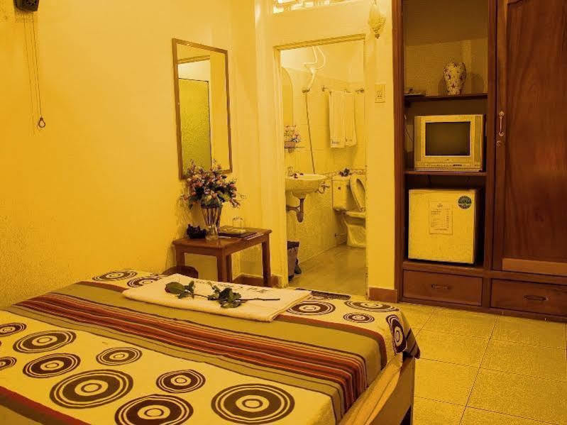 Azura Gold & Hotel