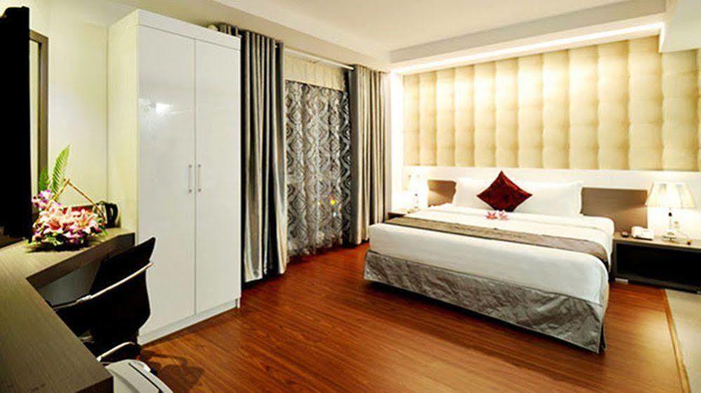 Hanz 823 Sunflower Hotel