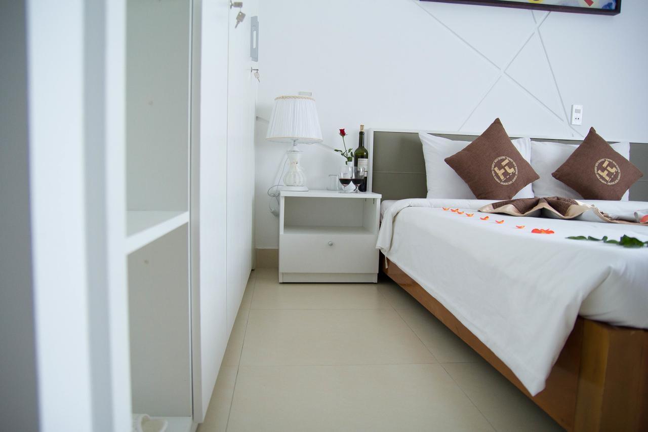 Poetic & Hotel 2*