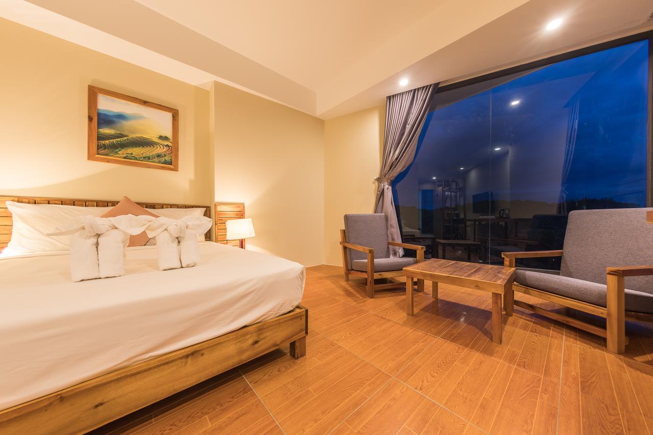 Golden Daisy Hotel