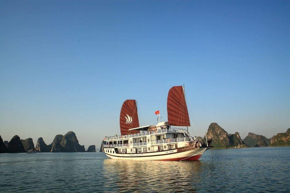 Glory Premium Cruises Hotel