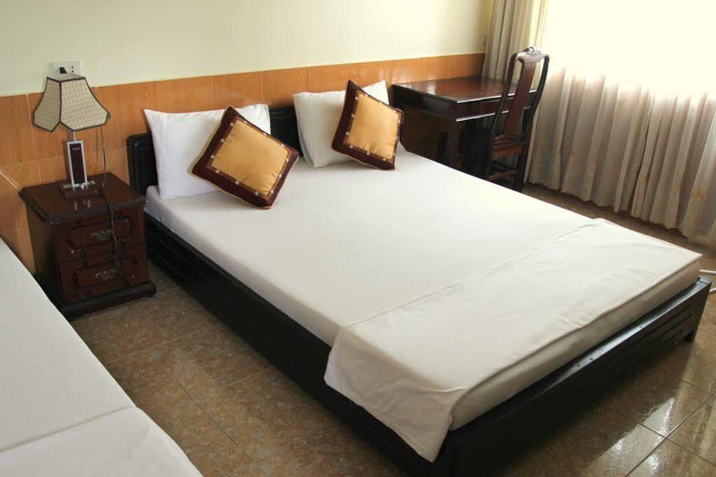 Le Hotel
