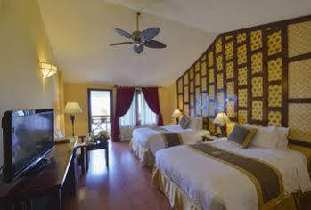 Chau Long Khách sạn 4*