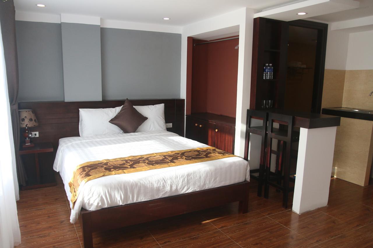 Liverpool 3*