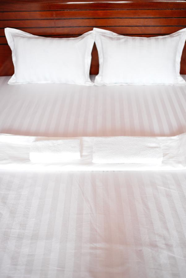 Ha Nhi Hotel *