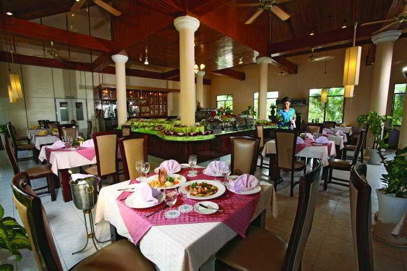 Resort Saigon & 4*