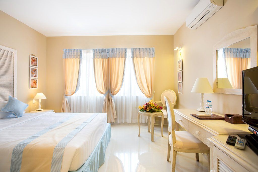 L'odéon Phu My Hung Khách sạn 3*
