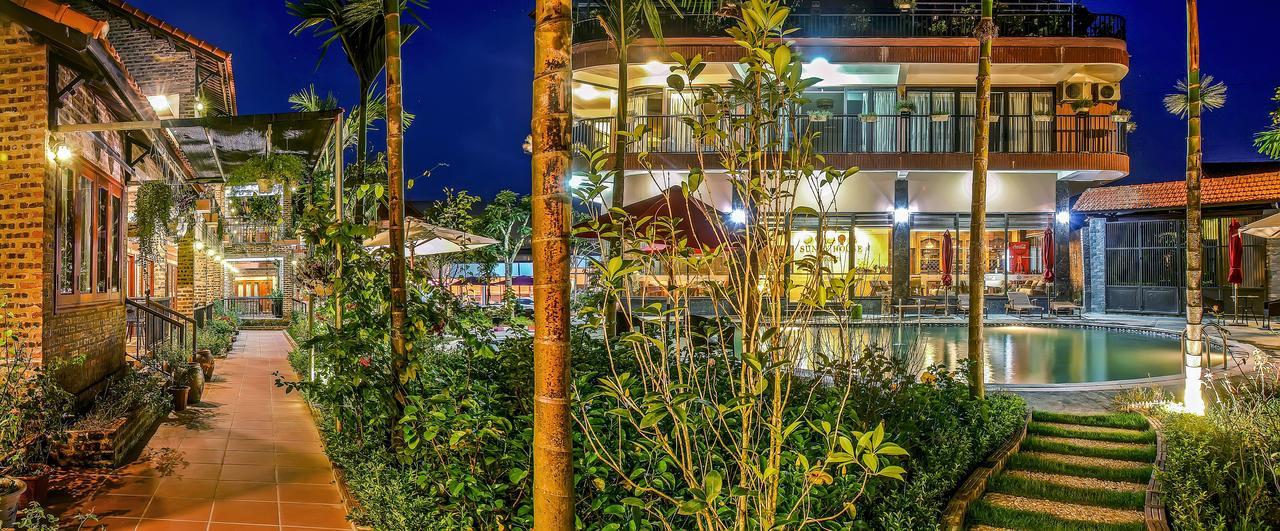 Sunny House Resort