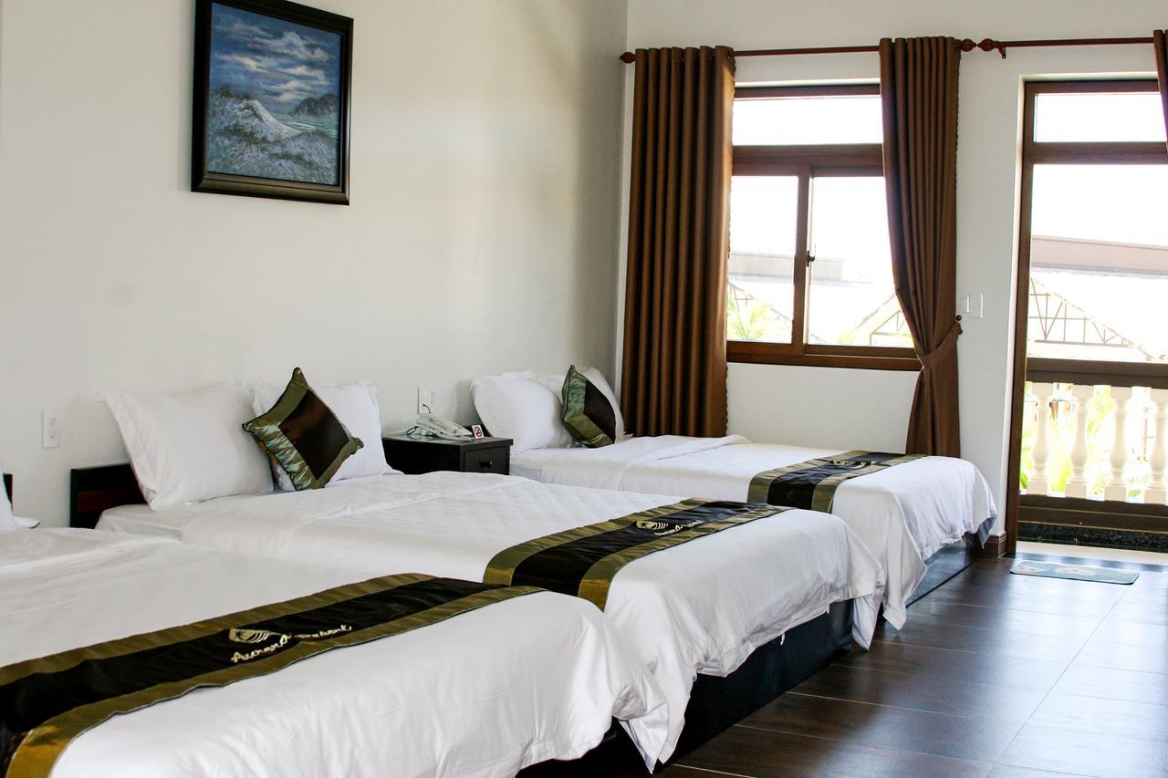 Aurora Resort *