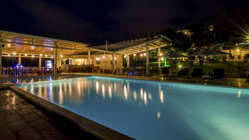 881 Lam Ha Pool Resort Hotel
