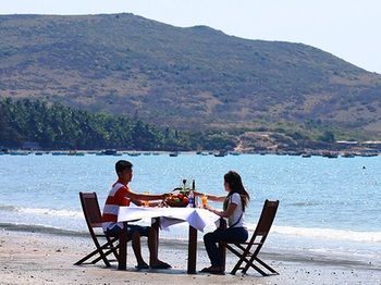 Resort Hon Rom Central Beach Resort 3*