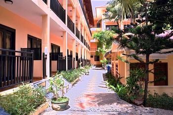 Hon Rom Central Beach Resort Resort
