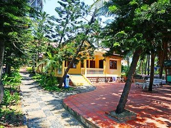 Hon Rom Central Beach Resort Resort