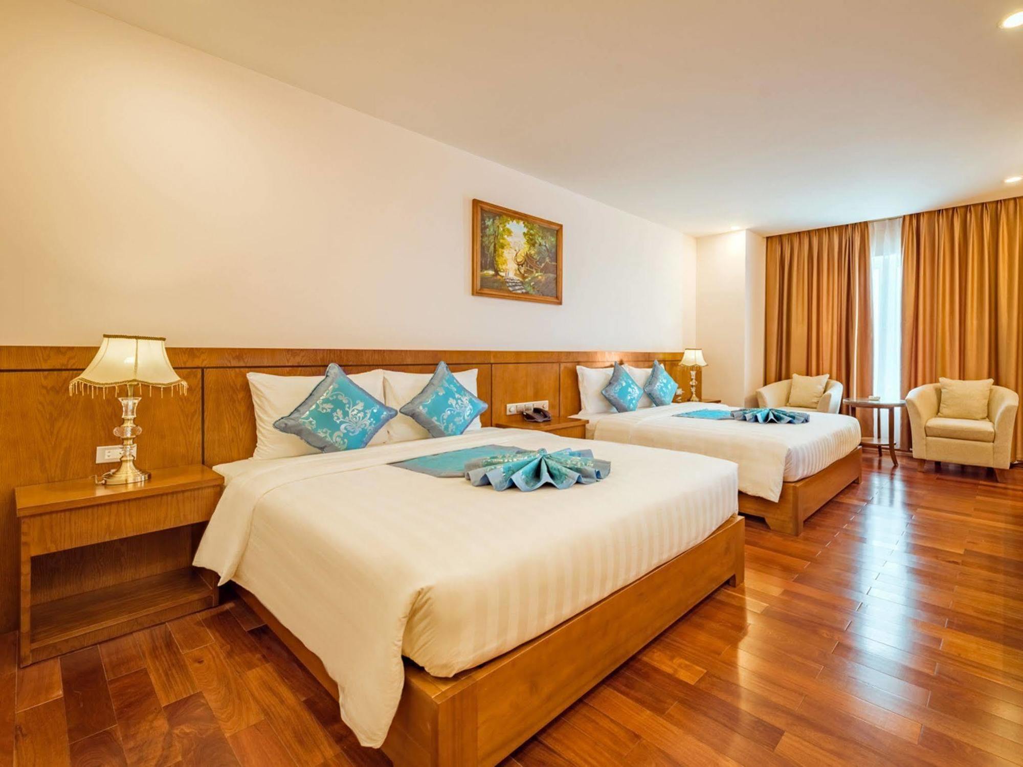 Lam Giang Hotel 3*