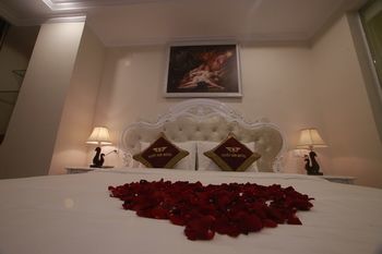 Tuyet Son Hotel
