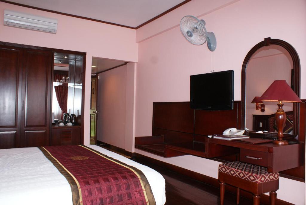 Cat Ba Sunrise 4*