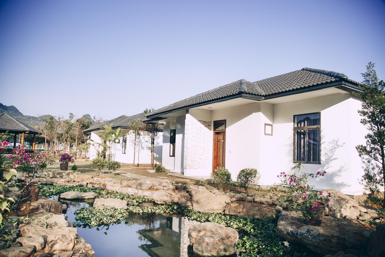 Thao Nguyen & 4* Moc Chau