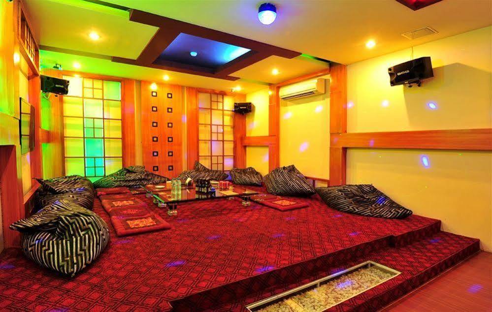 Hotel Camela & 4*