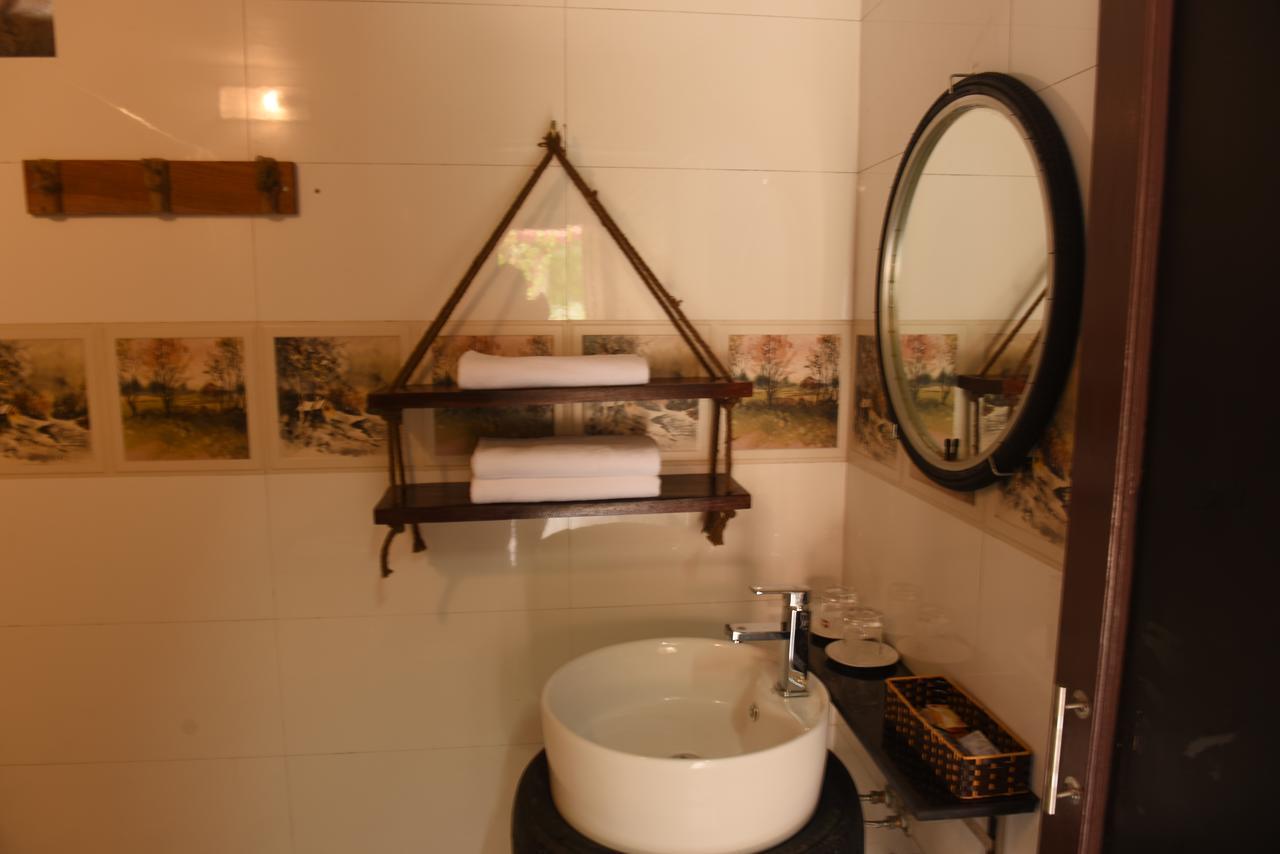 Tam Coc Lakeside Homestay Ninh Binh